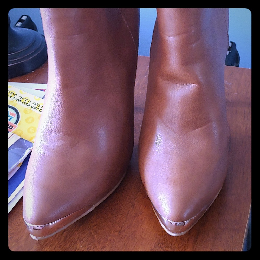 Gold toe boots